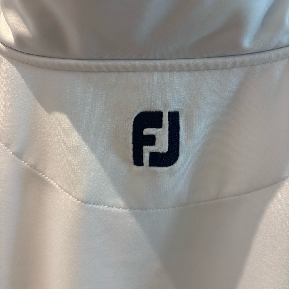 FootJoy White Quarter-Zip - Picture 4 of 7